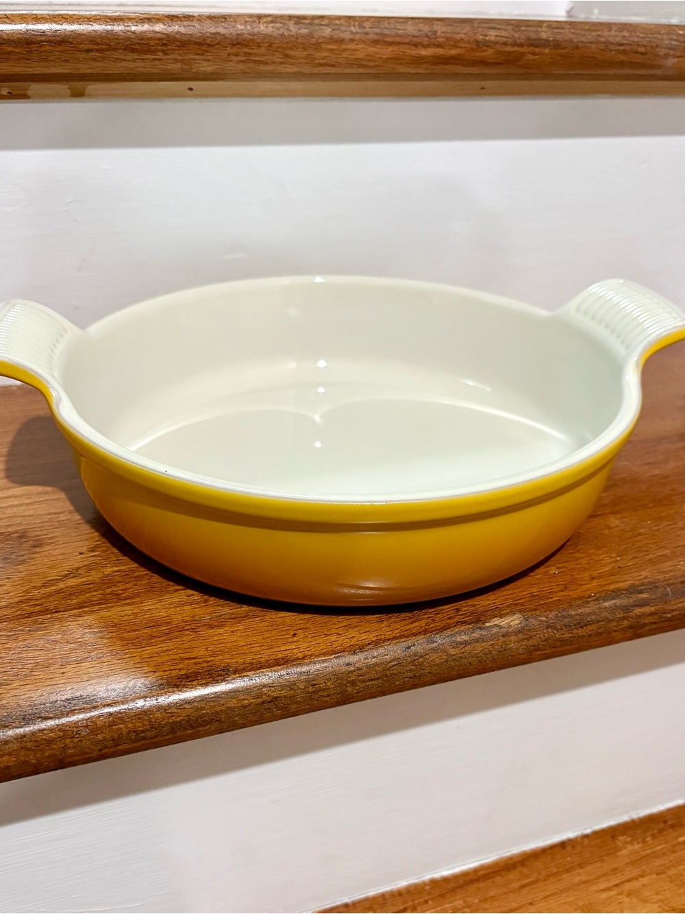 Le Creuset 23cm round dish Nectar